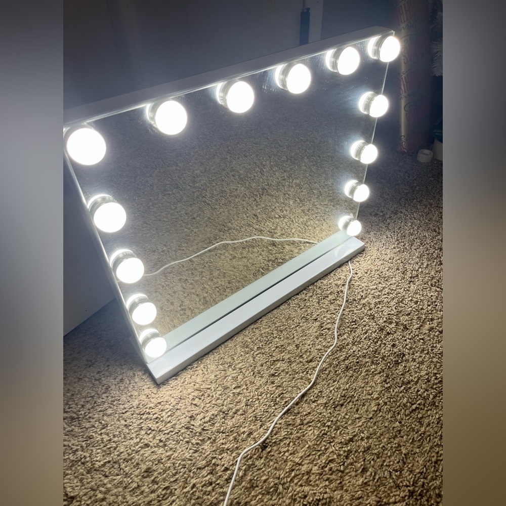 Vanity Light up mirror